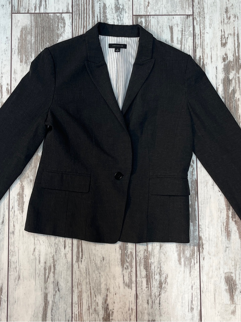 Ann Taylor Tailored Blazer Womens 12 Charcoal Gray Single Button Pinstripe - Picture 2 of 13